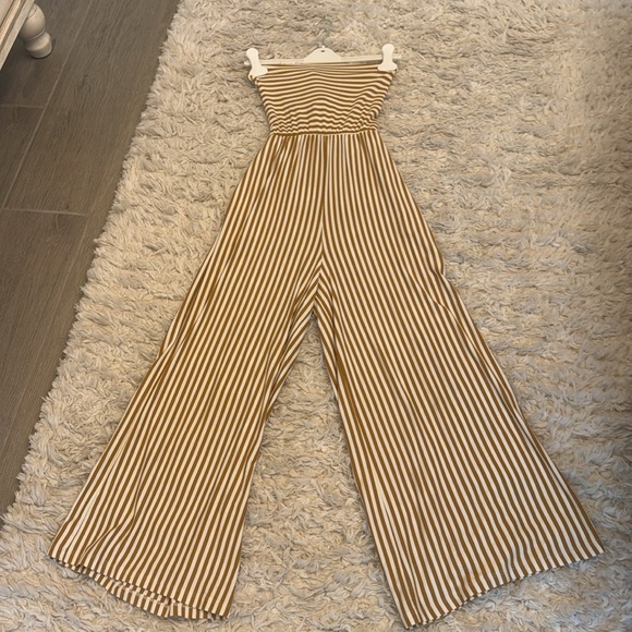 American Eagle - Picture 2 of 7